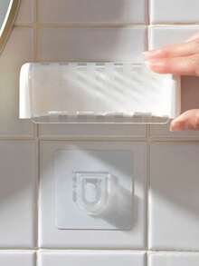 1个5格自粘式牙刷架，带盖，防尘壁挂式浴室收纳架 - 无需钻孔，可放置5支牙刷