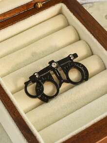 1 pieza Broche del Día Mundial de la Optometría contra la miopía, regalo para médicos, adecuado para que los profesionales médicos lo usen a diario, accesorio unisex - Broche antimiopía - Ver 10