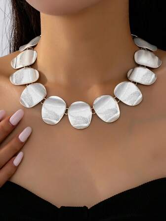 1件时尚复古合金几何圆形吊坠项链，适合女性参加派对佩戴