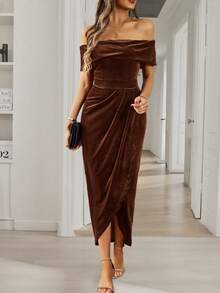 Đầm dự tiệc PoPoHouse dành cho nữ, hoàn hảo cho Ngày Valentine, những buổi hẹn hò lãng mạn, các bữa tiệc ngày lễ và các sự kiện cocktail. Chiếc đầm trễ vai gợi cảm, thoải mái và tôn dáng này có thiết kế xẻ tà phía trước, chất liệu nhung một vai, mang đến vẻ ngoài thanh lịch và thời trang. Thích hợp cho trang phục ngày lễ và trang phục mùa xuân của phụ nữ. - Nâu sẫm - Xem 4