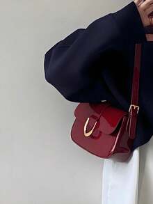 1pc Lacquered Polyurethane Leather Handbag For Women, Burgundy Baguette Bag, Y2K Babe Bag, Lacquered Mini Square Bag, Simple Mini Bag, Shoulder/Underarm Bag, Retro Mini Bag, Versatile Work Bag, Student Mini Square Bag, Retro Inspired Bag For Women, Fashionable Burgundy Bag - 酒紅色 - 查看 8