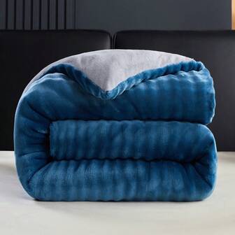 1pc Solid Color Anti-Pilling Plush Dual-Tone Thick Comforter, Warm & Soft Thick Quilt Suitable For Bedroom, Sofa, Living Room, Single Size, Autumn/Winter