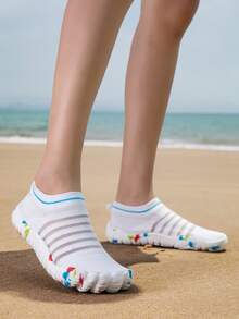 Chaussures de plage pour femmes, tailles 36-44, de couleur unie, chaussures d'eau élastiques, tige en tissu respirant, convenant pour un usage intérieur décontracté, le yoga, les sports, avec une semelle souple, adaptées pour la natation et les activités aquatiques extérieures - Blanc - Voir 3