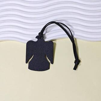 1个简约纯色老鹰造型钥匙扣，时尚优雅百搭，可爱有趣，多功能挂件，适用于背包、单肩包、斜挎包、手提包、腋下包、化妆包、收纳包、手提包、汽车钥匙扣挂件