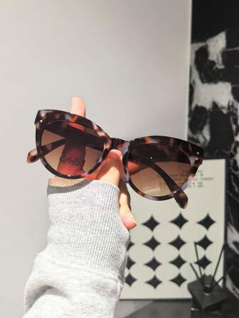 1 Pair Women's Square Studded Bicolor Fashion Glasses, Cute & Fashionable, Suitable For Daily, Party, Travel, Beach