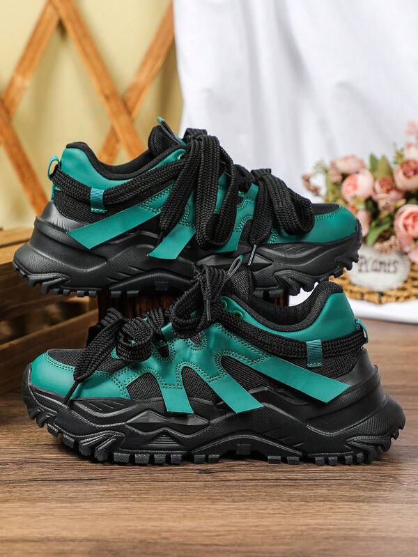 2026 Neue dezente und ruhige schwarz-dunkelgrüne Farbblock, Mesh- und Leder-Splicing stilvolle Herren Plateau-Sneaker mit dicker Sohle, weich und bequem für Herren und Damen als Paarschuhe, geeignet für Outdoor-Reisen, Wandern und dämpfende Sportarten, ideal für Weihnachtsoutfits und als Geschenk.