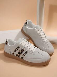 女士PU拼接豹纹撞色圆头平底防滑系带休闲舒适简约运动鞋，适合日常穿着和校园风格 - 灰色 - 查看 5