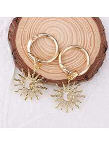 Zawieszka ze stopu cynku w kształcie słońca i księżyca do butów – stylowy dodatek do botków ze skóry ekologicznej w kolorze czarnym z wisiorkiem w kształcie gwiazdy w odcieniu złota