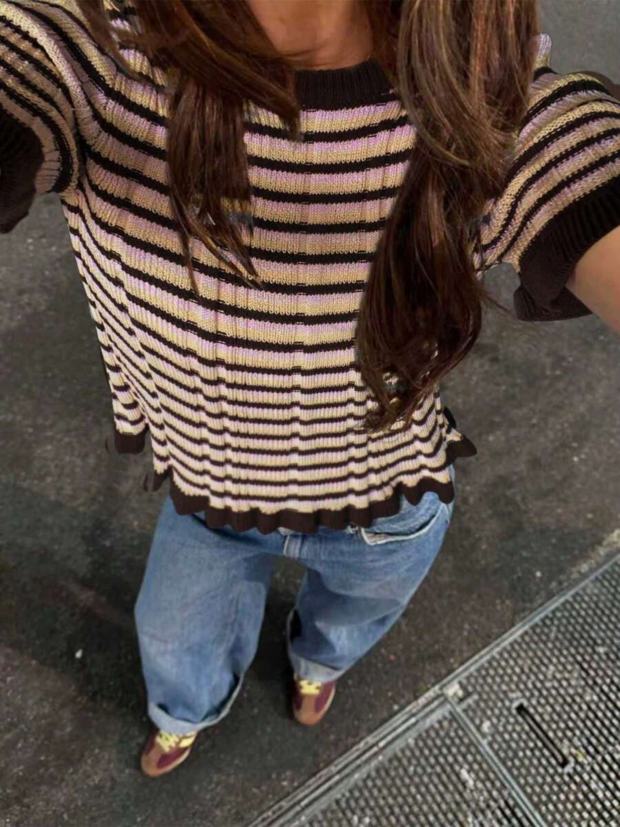 SEREN 夏季新款女款條紋拼接針織短袖上衣，配色拼接設計，圓領短版腰線，荷葉邊下擺修身版型，Y2K復古千禧風，海邊度假、海灘出遊、音樂節必備，日常休閒百搭基本款針織上衣，歐美街頭風、度假風、甜辣風，適合嬌小女性輕鬆穿搭顯高顯瘦，夏季旅遊、海邊拍照、度假穿搭