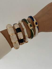 复古奢华镀金珐琅多色宽扁夸张个性化手镯，适合时尚女性，可用于夜店、音乐节、派对、单身派对、新娘送礼会、毕业典礼和日常佩戴，是波西米亚风爱好者的珠宝礼物。 - 彩色 - 查看 6