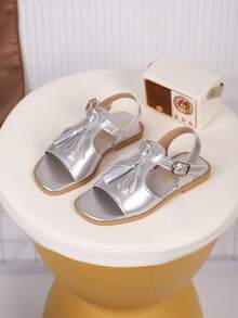 1双儿童流苏PU休闲时尚凉鞋，适合夏季穿着 - 銀色 - 查看 7