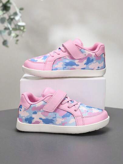 زوج من أحذية رياضية كاجوال للأطفال، مانعة للانزلاق، متينة، مريحة، ناعمة، أحذية جري، أحذية بيضاء عصرية متعددة الاستخدامات مناسبة للرياضة والأنشطة الخارجية