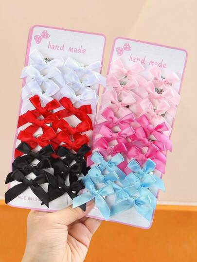 Set de 36 pinzas de pelo con mini lazos de colores, incluyendo negro, rojo, blanco, rosa, azul, etc. Hechos de material de satén con brillo suave, adecuados para niñas y mujeres. Se pueden sujetar fácilmente a trenzas, coletas o recogidos para añadir un toque dulce y elegante para el estilo diario y crear un ambiente. Pinzas de pelo, pasadores de pelo, accesorios escolares, ropa de invierno para mujer, lazos, lindos, Año Nuevo, elegantes, accesorios para el cabello, accesorios para la cabeza, pasadores