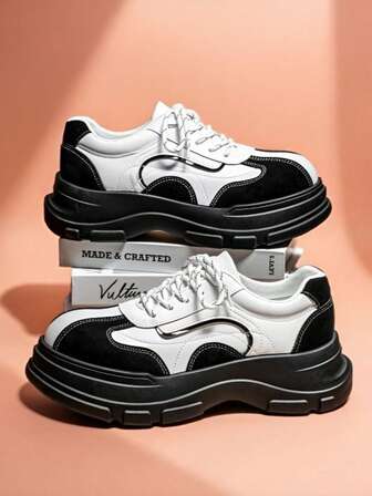 情侣款厚底大码德比鞋，黑白两色可选，低帮系带运动休闲靴，多功能舒适，增高增自信，适合户外活动。