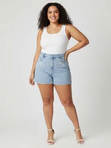 Plus Size Embroidered Denim Shorts With Hemmed Edges And High Waist - Fashion - 淺色水洗藍 - 查看 2