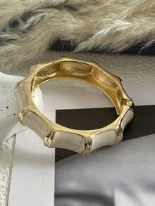 复古奢华镀金珐琅多色宽扁夸张个性化手镯，适合时尚女性，可用于夜店、音乐节、派对、单身派对、新娘送礼会、毕业典礼和日常佩戴，是波西米亚风爱好者的珠宝礼物。 - 彩色 - 查看 9