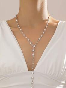 قلادة طويلة على شكل Y مزينة بخرز اللؤلؤ الاصطناعي للنساء، باللون الفضي، بطراز بوهيمي، قلادة أنيقة وعصرية متعددة الطبقات، مناسبة للارتداء اليومي والحفلات وكهدية عيد الحب