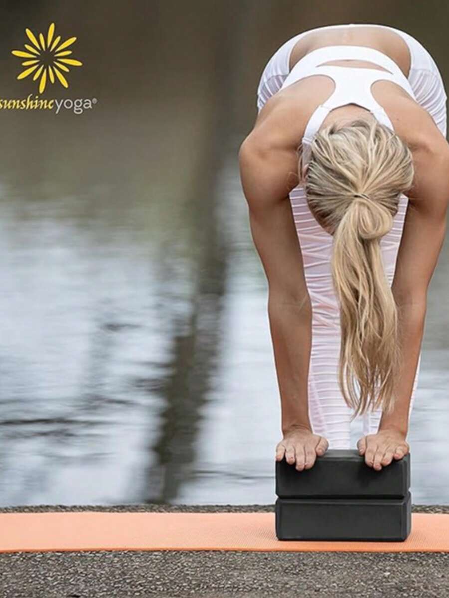 1块EVA泡沫垫，表面柔软防滑，有助于保持稳定、平衡，并加深拉伸——是瑜伽、普拉提和冥想的理想辅助工具（单独出售）。健身房。Glow Mode 女士。运动（22*15*7.5厘米） - 彩色 - 查看 1