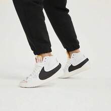 Nike 男款Blazer '77 Jumbo 防滑耐磨中幫板鞋 - 白黑 - 查看 5