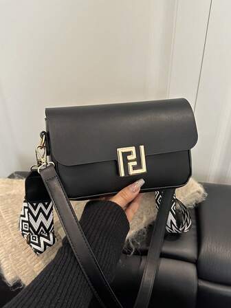 Ny lyxig mångsidig metallspänne med lås för kvinnor i PU-handväska med axelrem