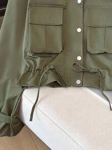 Chaqueta de estilo utilitario para mujer, cuello de embudo de moda, múltiples bolsillos con cordón en la cintura, chaqueta corta de motocicleta para verano - Verde militar - Ver 6