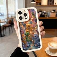 Cubierta de teléfono con diseño de personajes animados multicolor para iPhone 14 Pro Max funda protectora con estampado de monstruos divertidos y escena mágica ideal para uso diario en cafeterías y salas de estar Aplicable a los teléfonos de la serie Apple y Galaxy - Negro - Ver 3
