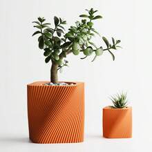 ORIZZONTE Modern Square Decorative Vase With Slanted Spiral Texture – Geometric Design For Succulents And Small Indoor Plants – Home/Office Gift Idea – Available In 2 Sizes – 100% Made In Italy, Shipping From Italy - 橘色 - 查看 2