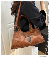 Bolso de nicho para mujer Nuevo Estilo Punk Chica Caliente Bolso de motocicleta de gran capacidad Bolso de hombro cruzado Bolso de viaje - Marrón - Ver 2