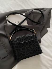 Fashionable Mini Solid Color Minimalist Metal Lock Decor Waterproof PU Tote Bag, Suitable For Shopping, Carrying, Young Women, College Students, Young Professionals, Office Workers. Perfect For Office, School, Work, Business, Commuting, Outdoor Activities, Travel And Short Trips. - Black - View 5