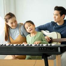 GEP-109 61 Key Lighting Keyboard With Piano Stand, Piano Bench, Built In Speakers, Headphone, Microphone, Music Rest, Screen, 3 Teaching Modes For Beginners - màu đen - Xem 10