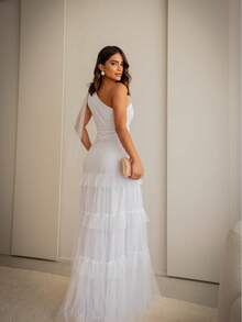 Lightweight And Flowing Fabric With A Perfect, Elegant Drape. Suitable For Parties, Asymmetrical Design, Ruffled Hem, And Layered Details. Perfect For A Wedding Or Beach Wedding. - 白色 - 查看 2