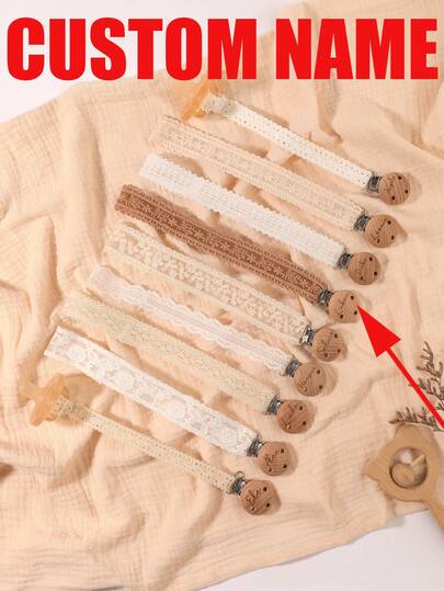 1 Stück personalisierter Baby Schnuller Clip mit niedlichem Punktemuster, individualisierte Muster für Jungen und Mädchen, Spitzenbesatz, gehäkelte Spitze, Tüllspitze, individueller Baby Schnuller Clip, universeller Beruhigungsclip, geeignet für Halloween, Taufe, Thanksgiving, Weihnachten, Babyparty, Familiendekorationen, Geschenke