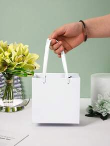 1 pieza/10 piezas Bolsas de regalo de papel blanco de 5.5*5.5 pulgadas con asas, bolsas de regalo de fiesta cuadradas de unicolor simple y duraderas, adecuadas para compras, despedida de soltero, boda, fiesta de novia, fiesta de soltera, decoración de fiestas, cumpleaños, propuesta de dama de honor, decoración de boda, fiesta de novia, despedida de soltero y talla grande ocasiones. - Blanco - Ver 6