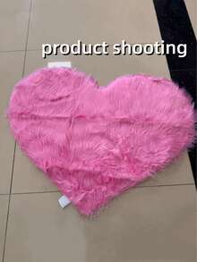1 pièce Tapis en peluche en forme de cœur de style INS, tapis en peluche longue fuchsia en forme de cœur, taille asymétrique avec une erreur de coupe de 1 à 5 cm, tapis de chevet de chambre, cadeau de Noël, couverture de rebord de fenêtre, coussin de canapé, tapis décoratif doux, décoration de chambre, petit tapis, tapis, décoration d'intérieur, tapis de salon, petit tapis de salon, tapis de chambre, décoration d'intérieur de salon, tapis d'extérieur, tapis lavable, tapis épais/moelleux, tapis en fourrure, tapis d'automne/hiver, tapis de cuisine