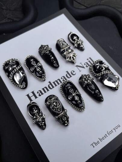 10ชิ้น ชุดเล็บปลอมอะคริลิคสีดำทรงอัลมอนด์สไตล์พังก์, พร้อมโซ่ตกแต่งไม้กางเขนโลหะ 3D, เล็บปลอมสไตล์ญี่ปุ่น Y2K เงางาม, ดีไซน์เล็บสั้นสไตล์โกธิค, เหมาะสำหรับผู้หญิงและเด็กผู้หญิง, อุปกรณ์ทำเล็บแบบทำมือ