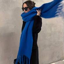 Fashionable High-End Christmas Cold-Proof Scarf, New Autumn-Winter Mohair Plush Thickened Warm Shawl, Solid Color Warm Neck Scarf, Couple Scarf, Valentine's Day Decoration Gift - 深藍色 - 查看 2