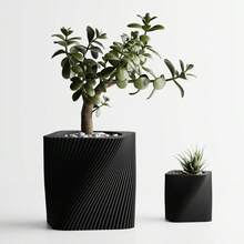 ORIZZONTE Modern Square Decorative Vase With Slanted Spiral Texture – Geometric Design For Succulents And Small Indoor Plants – Home/Office Gift Idea – Available In 2 Sizes – 100% Made In Italy, Shipping From Italy - 黑色 - 查看 2
