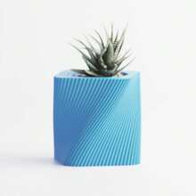 ORIZZONTE Vaso Decorativo Moderno Quadrato con Texture a Spirale Inclinata – Design Geometrico per Piante Grasse e Piccole Piante da Interno – Idea Regalo Casa/Ufficio – Disponibile in 2 Misure – 100% Made in Italy, Spedizione dall'Italia - Ciano - Visualizzare 4