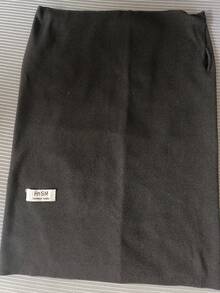 冬天，男女都穿着裹腿的衣物、保暖的领子和厚厚的保暖羊毛内衬来御寒。 - 彩色 - 查看 10