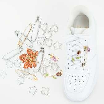 1pc Rhinestone Brooch, Includes Heart, Four-Leaf Clover, Maple Leaf Designs With Crystal Embellishments