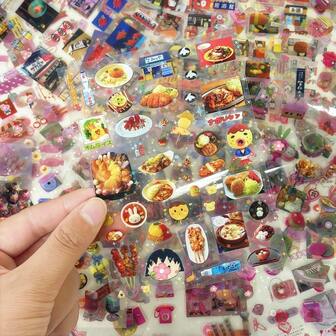 10 piezas de pegatinas holográficas de la serie retro, con temas vintage japoneses, trébol de cuatro hojas y gatitos. Pegatinas holográficas decorativas y lindas para manualidades DIY, álbumes de fotos, cuadernos, fundas de teléfono, tumblers, papelería y útiles escolares, hechas de película de PET resistente al agua con efecto láser brillante.