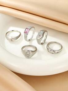 Set de 5 anillos de acero inoxidable para mujer, de color plata minimalista con incrustaciones de rhinestones rosas, adecuado para decoración diaria de la mujer o como regalo - Plateado - Ver 2