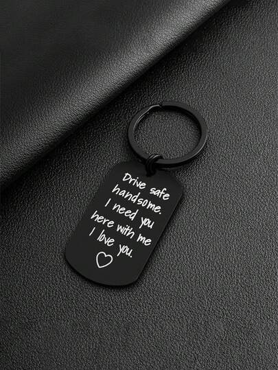 男士生日礼物——“驾驶”钥匙扣，送给你的男朋友——“帅哥，安全驾驶，我需要你在我身边。”这款钥匙扣适合生日、婚礼、节日，也是送给丈夫和好朋友的礼物。