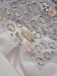 1pc 5D Golden Modern Minimalist Metal Nail Art Stickers, Luxury Heart Shaped Nail Decals, DIY Self-Adhesive Nail Stickers