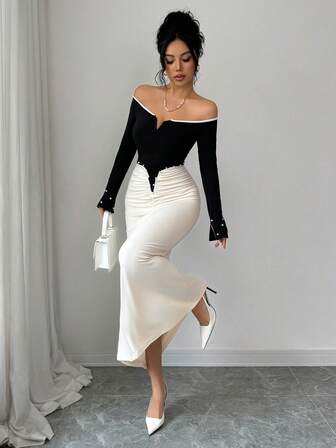 优雅女士针织长袖露肩合身褶饰长裙，珍珠细节