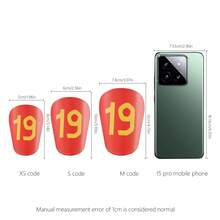 1双红色19号足球护腿板，舒适贴合，独特尺寸设计，适合足球或其他运动 - 彩色 - 查看 9