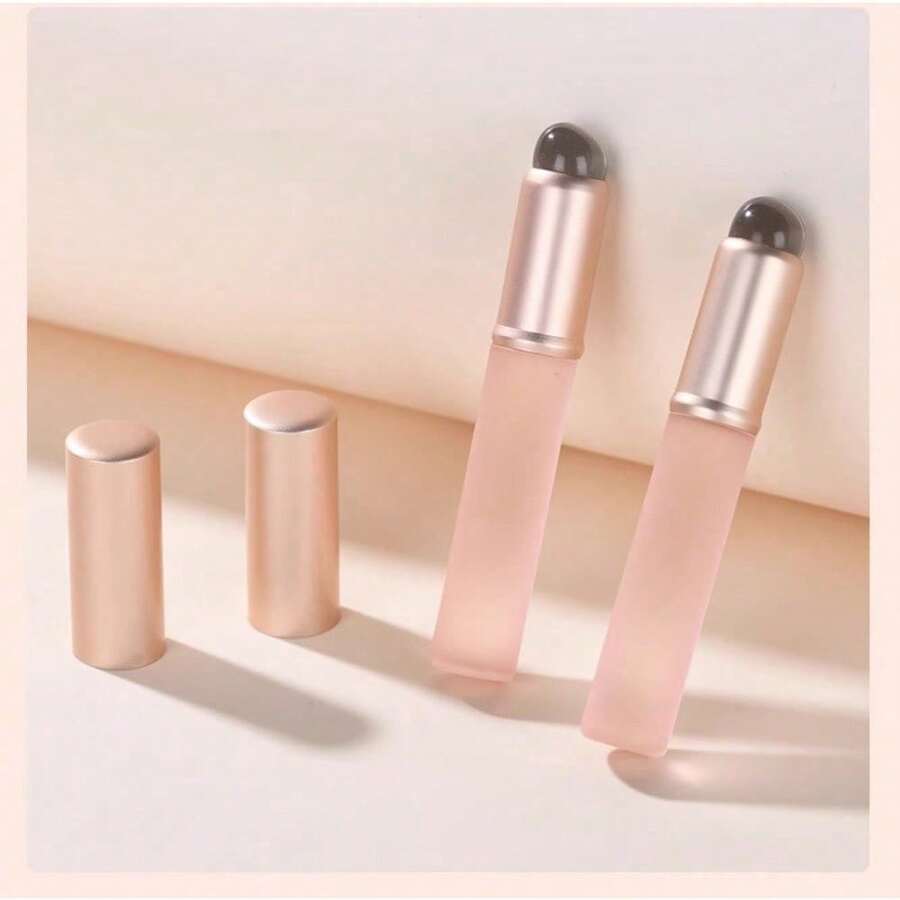 Mini Silicone Lip Brush, Blending Brush, Concealer Brush, Portable Cap Lipstick Brush, Lip Pencil Brush, Makeup Brush, Dotting Brush - Cọ môi silicon mini mềm mại có nắp đậy - Xem 1