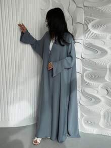 Hafizah 女款簡約優雅垂墜緞面長版開襟外套 Abaya 外套 - 灰色 - 查看 3