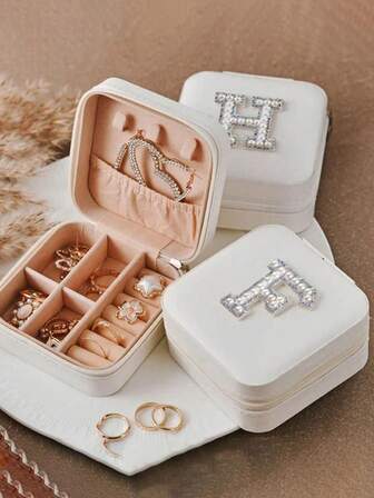 1 st multifunktionell smyckeskrin med dragkedja och pärlbokstäver, bärbar multifunktionell smyckeskrin, finns i svart, vit, rosa, grön, kan förvara läppstift, halsband, ring, örhängen, liten smyckeskrin, multifunktionell smyckeskrin, kompakt smyckeskrin, smyckeorganisatör, smyckeförvaringsask, bärbar resesmyckesask, smyckeskrin med stor kapacitet, minimalistisk smyckeskrin, sminkask, kosmetikaförvaringsask, nagellacksförvaringsask, smyckesställ