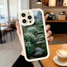 Cubierta de telefono con borde negro estampado con paisaje de camino de piedra y flores blancas para uso diario en cafeterias y espacios interiores Aplicable a los teléfonos de la serie Apple y Galaxy - Negro - Ver 3